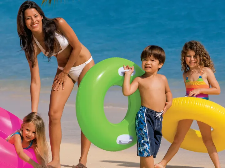 Apie mus Intex